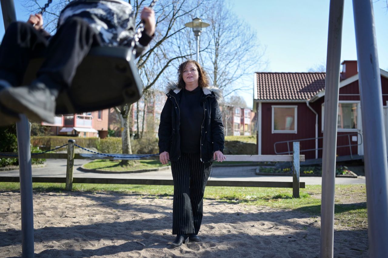 Benny Alexandersson har lmnat Haga fr Vasastan, men har fortfarande nra Den gamla balkongen har blivit ett nytt rum fr familjen Nosha i Hammarkullen. Hunden vg till nya vnner - Bostadsbolaget